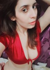 Desi Babe Fully Nude Rubbing her Pussy