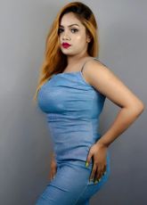 Insta Model Showing Visible Tits