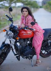 Reshmi R Nair – Outdoor Couple Nude