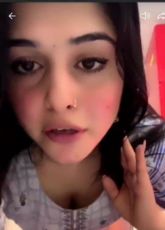 Insta Beauty Going Pantyless on Tango Nude